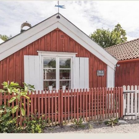 Historisk Charm I Hjaertat Av Gamla Stan Kalmar Villa Buitenkant foto