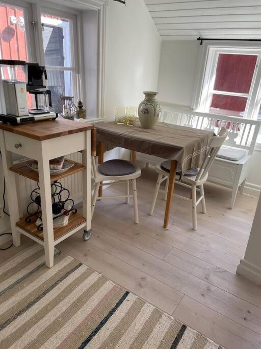 Historisk Charm I Hjaertat Av Gamla Stan Kalmar Villa Buitenkant foto